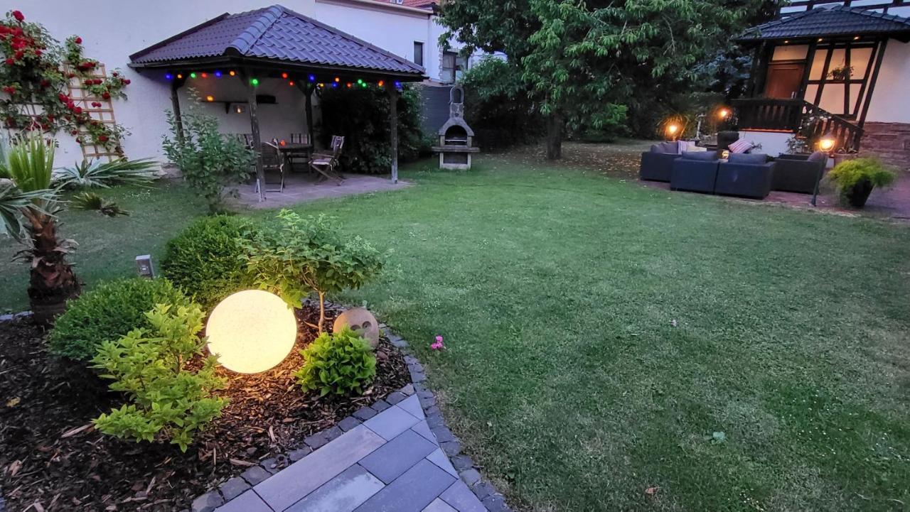 Apartments Am Saalebogen Mit Gartenterrasse, Grillkamin, Freie Parkplaetze 루돌슈타트 외부 사진