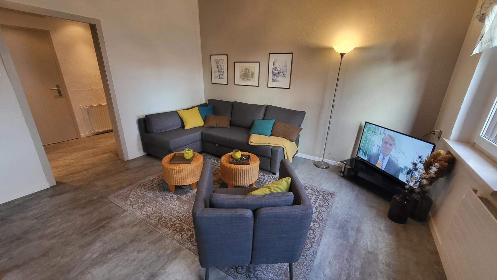 Apartments Am Saalebogen Mit Gartenterrasse, Grillkamin, Freie Parkplaetze 루돌슈타트 외부 사진